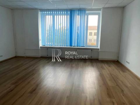 комерційна за адресою Лаврська вул. (Січневого Повстання), 1