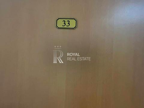 комерційна за адресою Лаврська вул. (Січневого Повстання), 1