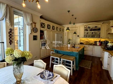 будинок за адресою Центральна вул., 7