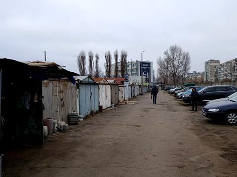 паркомісце за адресою Миколи Закревського вул., 28