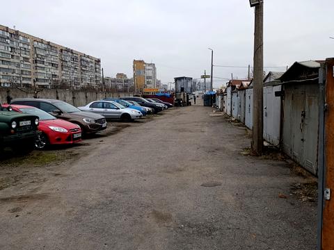 паркомісце за адресою Миколи Закревського вул., 28