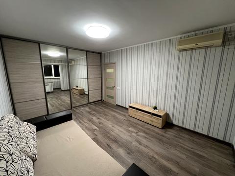 квартира за адресою Лариси Руденко вул., 10-В