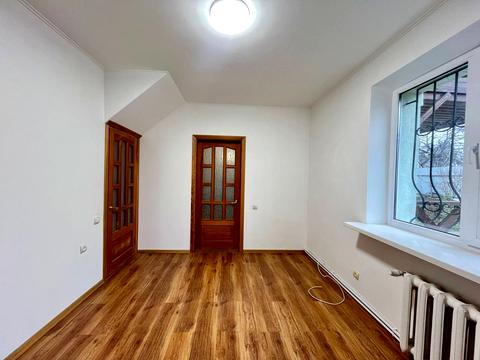 будинок за адресою Варшавська вул. (Ватутіна)