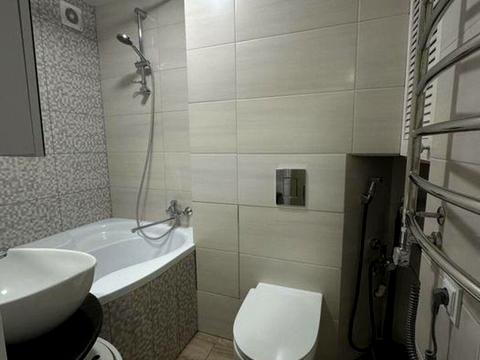 квартира за адресою Олега Мудрака вул. (Генерала Наумова), 41