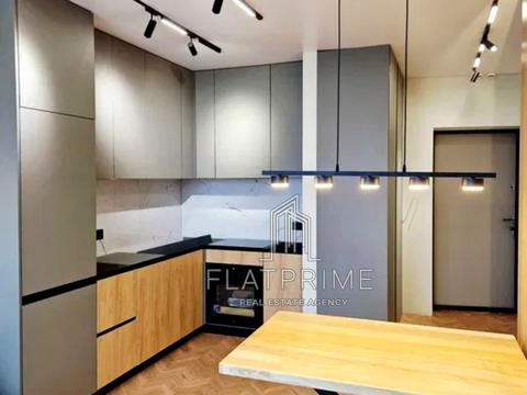 квартира за адресою Причальна вул., 10