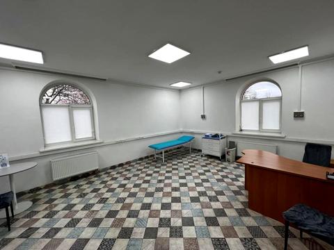 комерційна за адресою Київ, Кам'янська вул. (Дніпродзержинська), 77