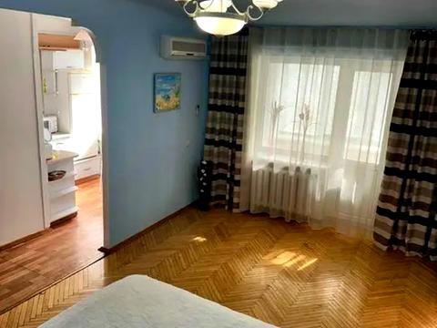 квартира за адресою Лабораторна вул., 8