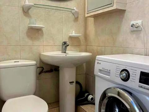 квартира за адресою Лабораторна вул., 8