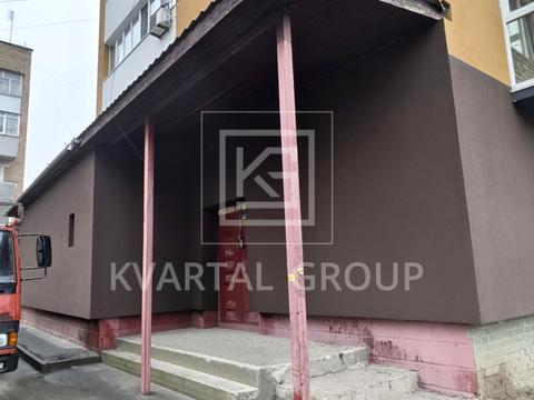 комерційна за адресою Миру вул., 16