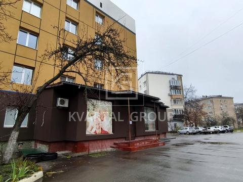 комерційна за адресою Миру вул., 16