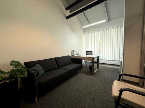 коммерческая по адресу Сімʼї Прахових ул. (Гайдара), 58