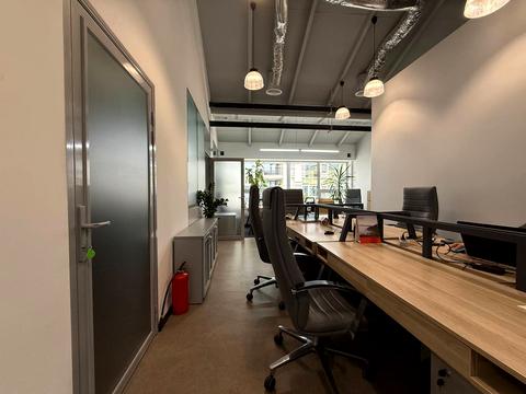 коммерческая по адресу Сімʼї Прахових ул. (Гайдара), 58