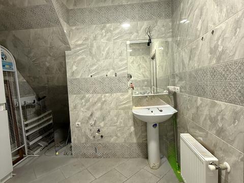 комерційна за адресою броварський проспект, 161-а