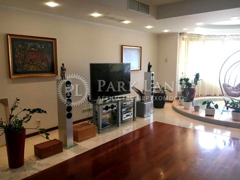 квартира за адресою Кропивницького вул., 10