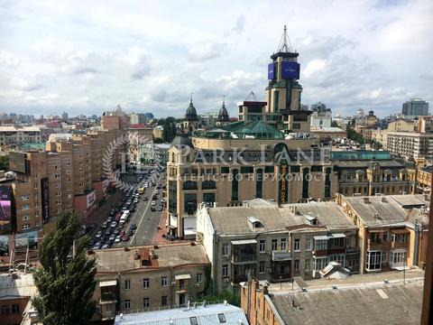 квартира за адресою Кропивницького вул., 10