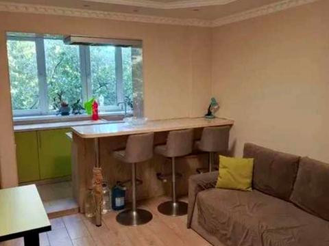 квартира за адресою Ревуцького вул., 42-Б