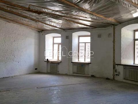 комерційна за адресою Андріївський узвіз, 34