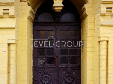 комерційна за адресою Андріївський узвіз, 34