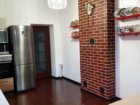 дом по адресу вул Крута, 21