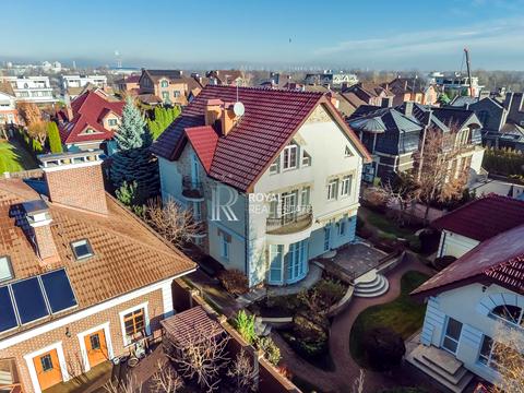 будинок за адресою Київ, Лютнева вул.