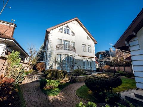 будинок за адресою Київ, Лютнева вул.