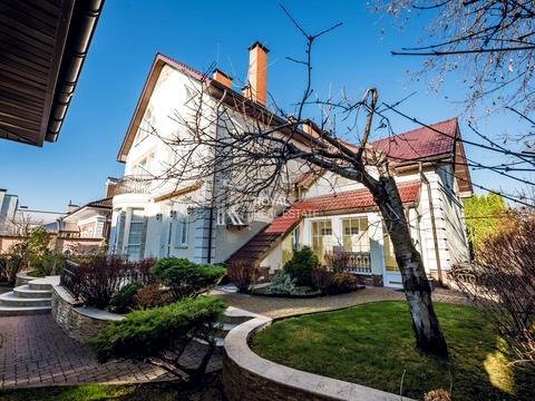 будинок за адресою Київ, Лютнева вул.