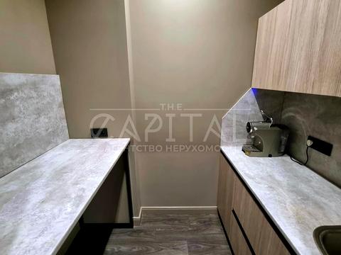 комерційна за адресою Жилянська вул., 68