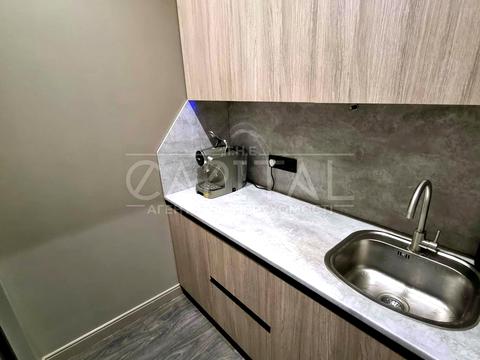 комерційна за адресою Жилянська вул., 68