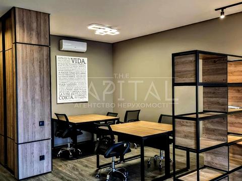 комерційна за адресою Жилянська вул., 68