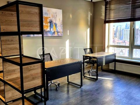 комерційна за адресою Жилянська вул., 68