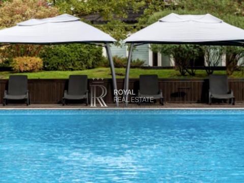 будинок за адресою Дніпровська набережна вул.