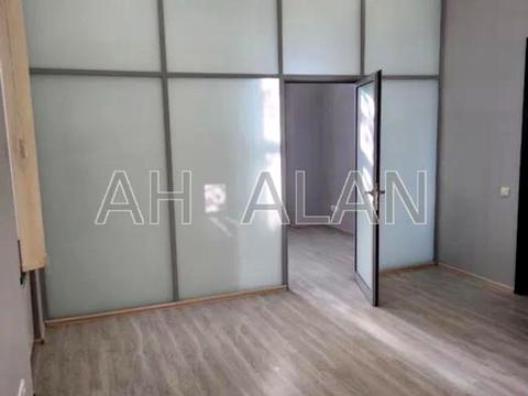 комерційна за адресою Редутна вул., 58