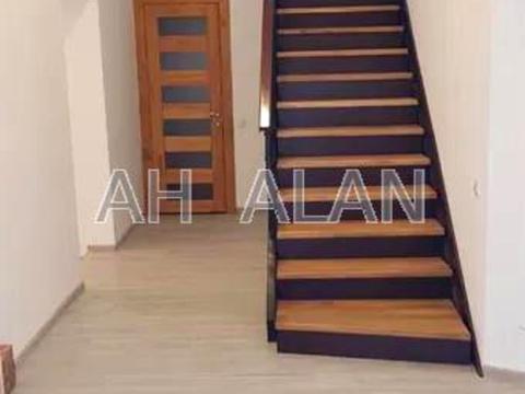 комерційна за адресою Редутна вул., 58