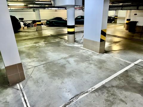 паркомісце за адресою Київ, Андрія Верхогляда вул. (Михайла Драгомирова), 3