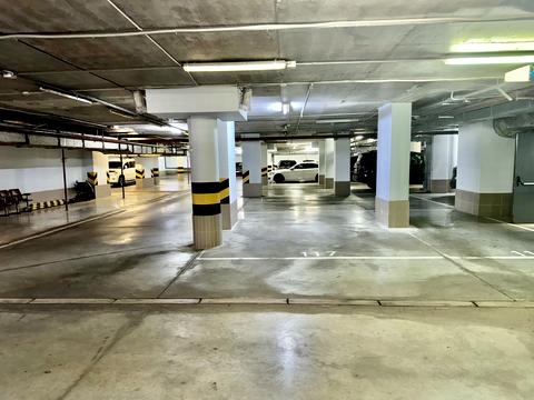 паркомісце за адресою Київ, Андрія Верхогляда вул. (Михайла Драгомирова), 3