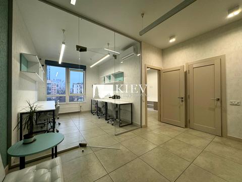 комерційна за адресою Жилянська вул., 68