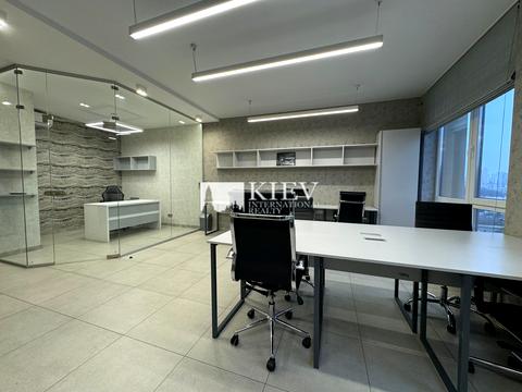 комерційна за адресою Жилянська вул., 68