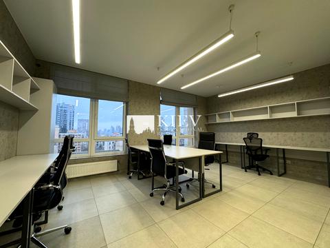 комерційна за адресою Жилянська вул., 68