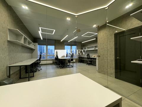 комерційна за адресою Жилянська вул., 68