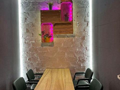 комерційна за адресою Кловський узвіз, 7