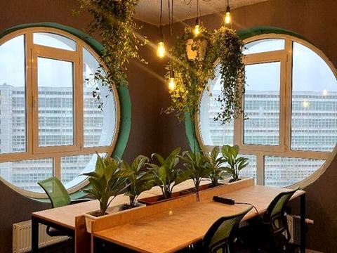 комерційна за адресою Кловський узвіз, 7