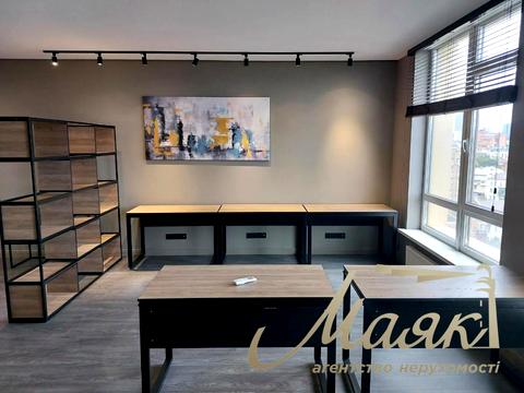 комерційна за адресою Київ, Жилянська вул., 68