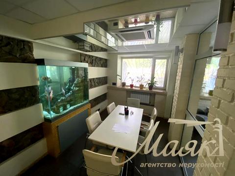 комерційна за адресою Олекси Тихого вул. (Виборзька), 89-А