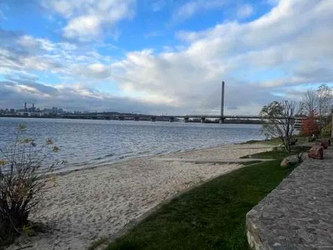 ділянка за адресою 42-га Садова вул.