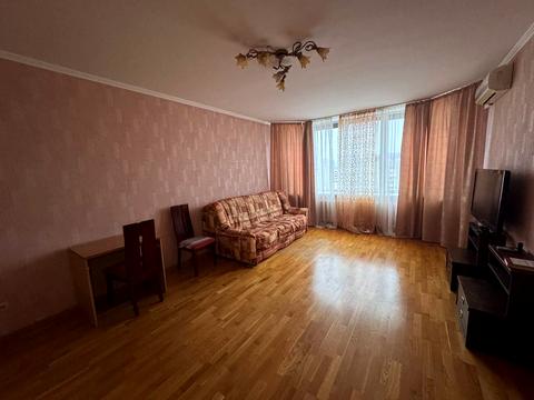 квартира за адресою Анни Ахматової вул., 35-А