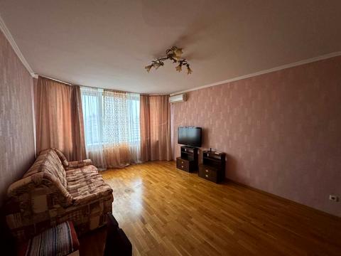 квартира за адресою Анни Ахматової вул., 35-А