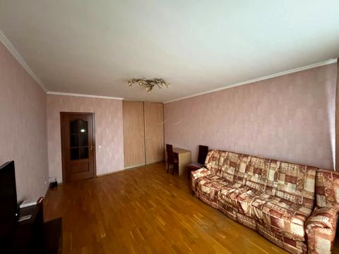 квартира за адресою Анни Ахматової вул., 35-А