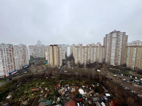 квартира за адресою Анни Ахматової вул., 35-А