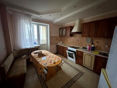 квартира за адресою Анни Ахматової вул., 35-А