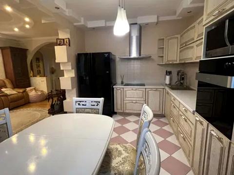 квартира за адресою Волинська вул., 10